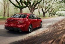 ¿Qué autos compactos ofrecen el mejor rendimiento por menos dinero?