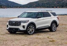 Ford Explorer Platinum 4WD, con un mejorado interior para el 2025
